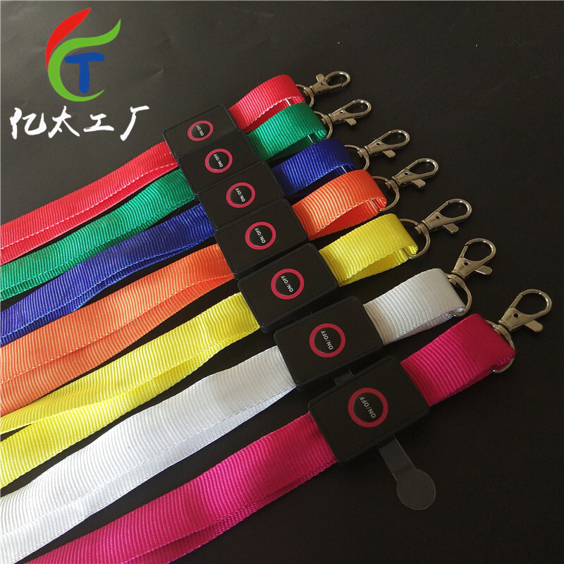 Dây dẫn, đèn pin, dây áo ngực, thắt lưng cọ rửa, thẻ nhấp nháy.