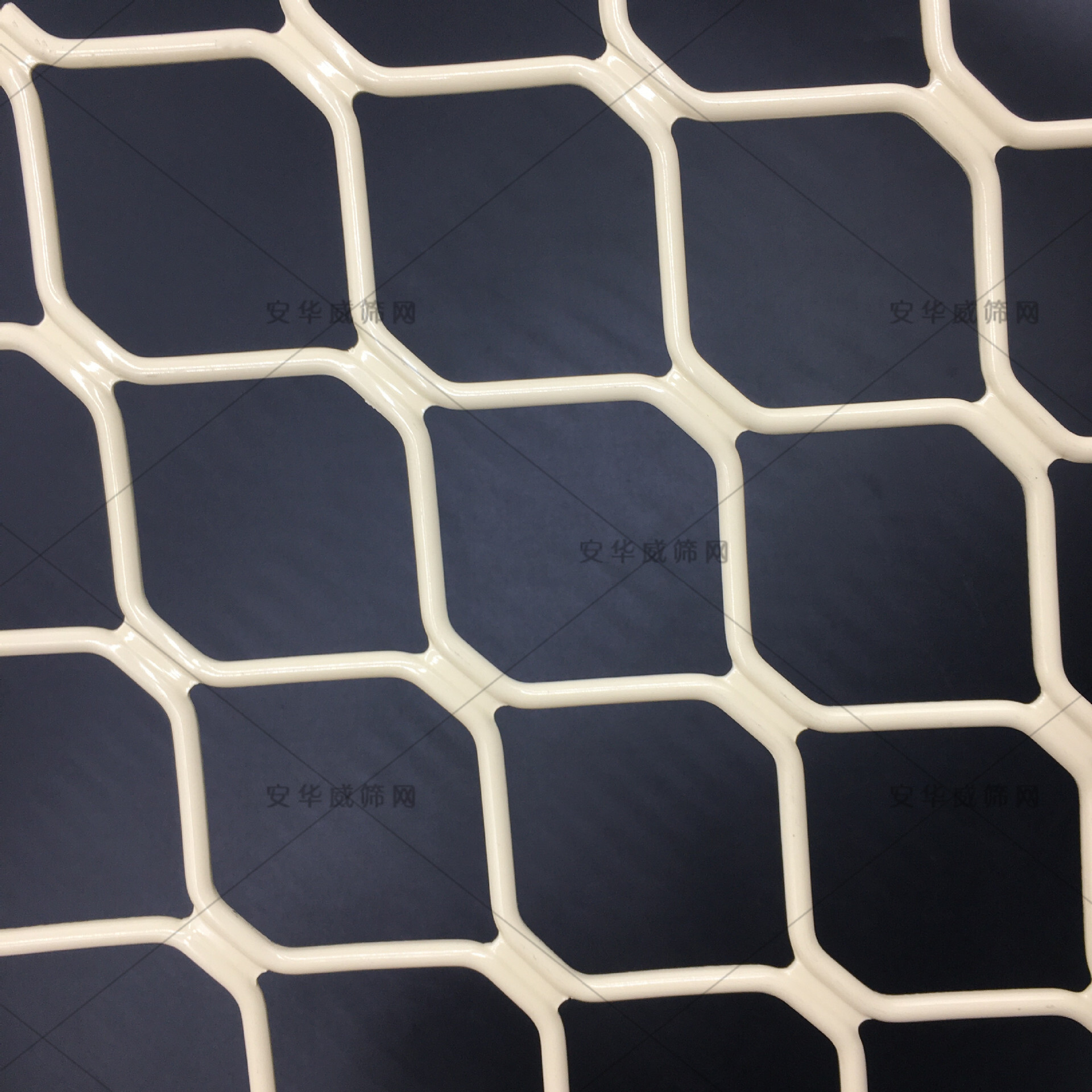 Aluminium alloy interior decorating net, mechanical equipment shield, plant area signal isolation of the Megnet.