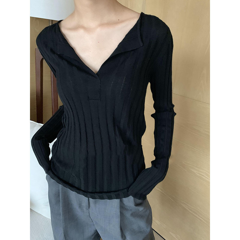 Cổ đã mở nửa cổ áo, khâu cắt ngắn, quần lót ngắn, áo len ngắn với áo len mềm.