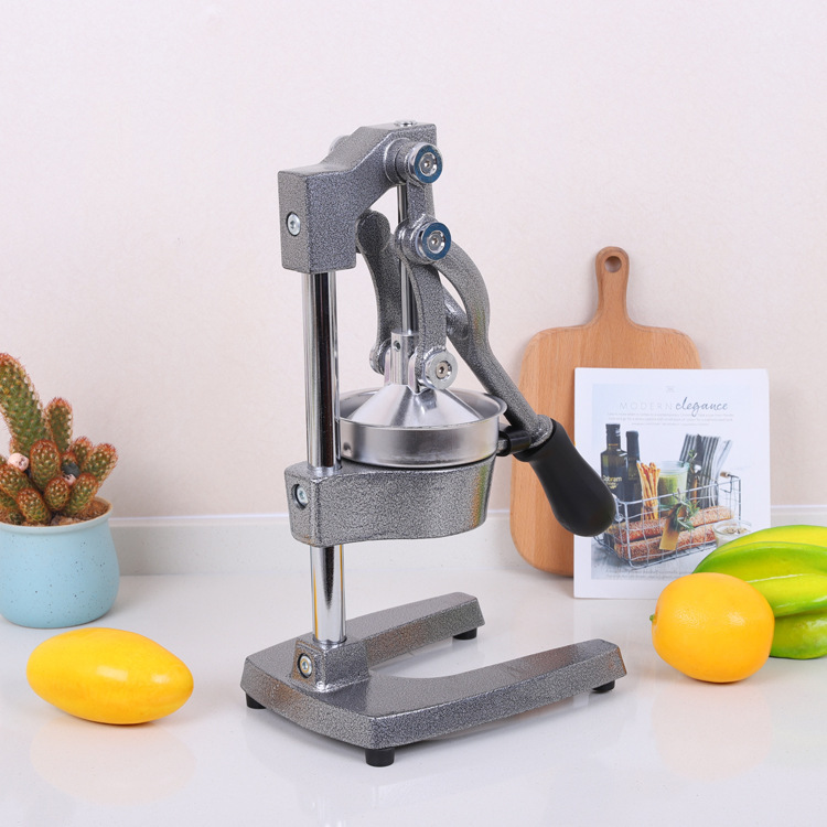 Một máy hút bụi, nhiều mục đích, máy ép sắt, một máy in trái cây thương mại, 304 cốc, một cái cọc.