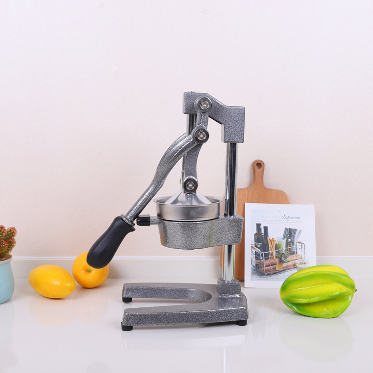 Một máy hút bụi, nhiều mục đích, máy ép sắt, một máy in trái cây thương mại, 304 cốc, một cái cọc.