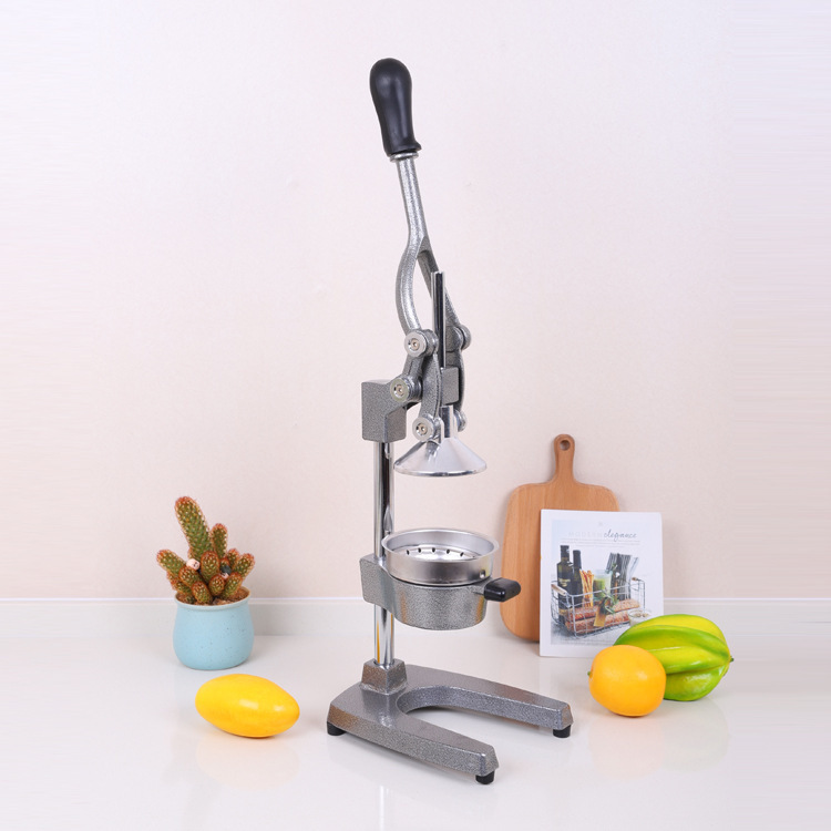 Một máy hút bụi, nhiều mục đích, máy ép sắt, một máy in trái cây thương mại, 304 cốc, một cái cọc.
