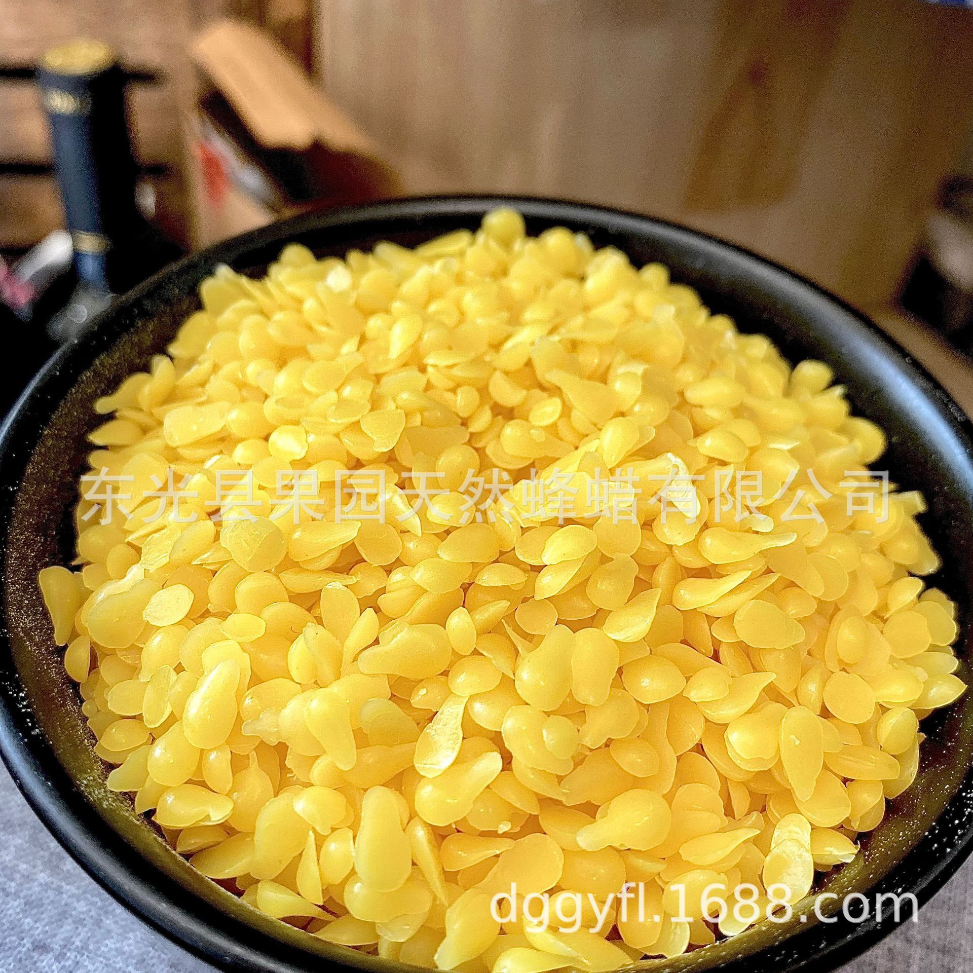 Yellow wax for redwood furniture, solar-grade industrial wax, yellow wax, granular synthetic wax factory