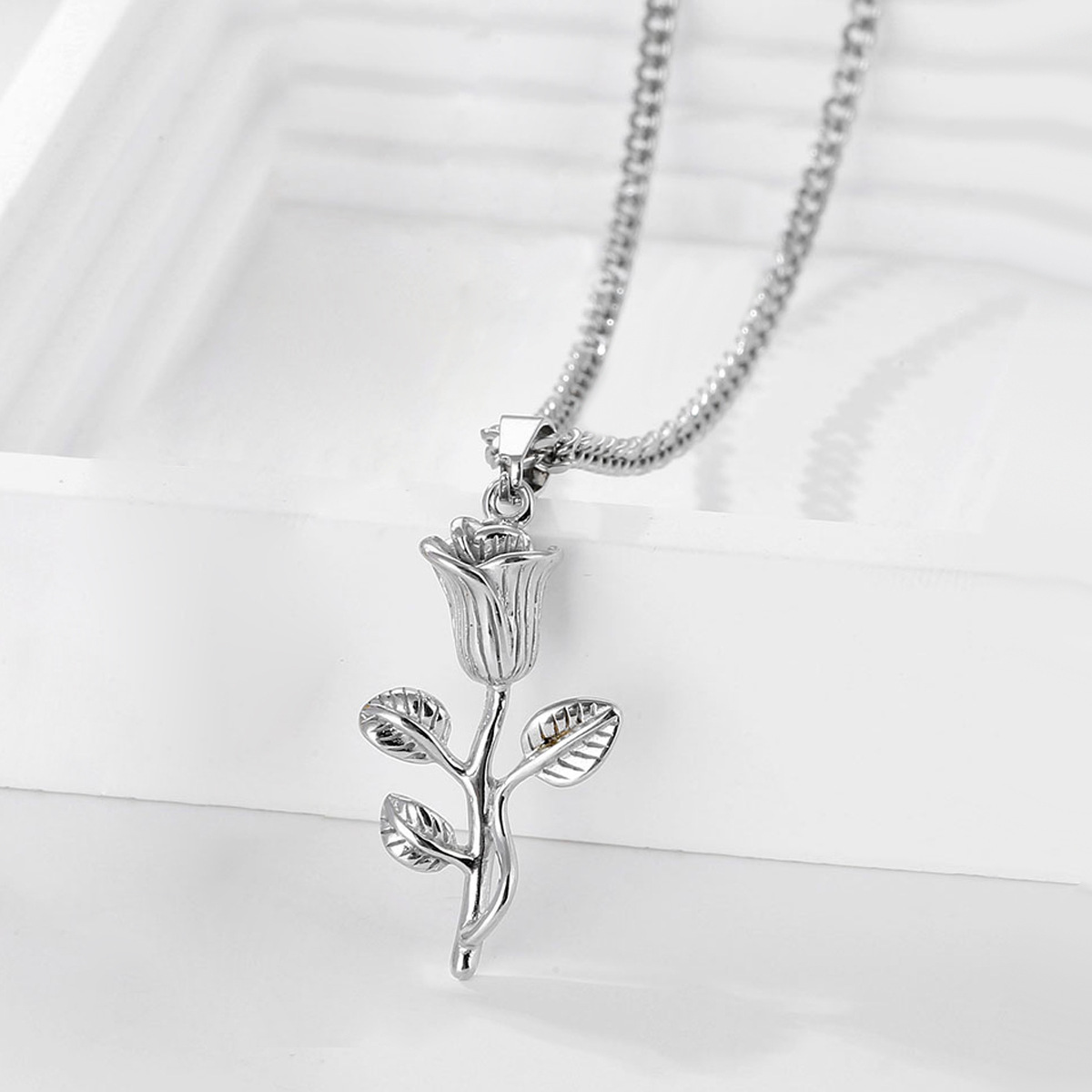 Vòng cổ phong tỏa thời trang kiểu Pháp, thép không gỉ 18K.