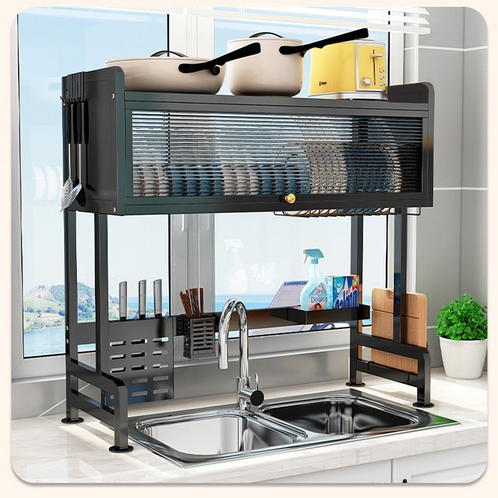 Nhà bếp chuẩn bị bát, chén dầu, tủ bếp có bồn nước để bảo vệ bụi.