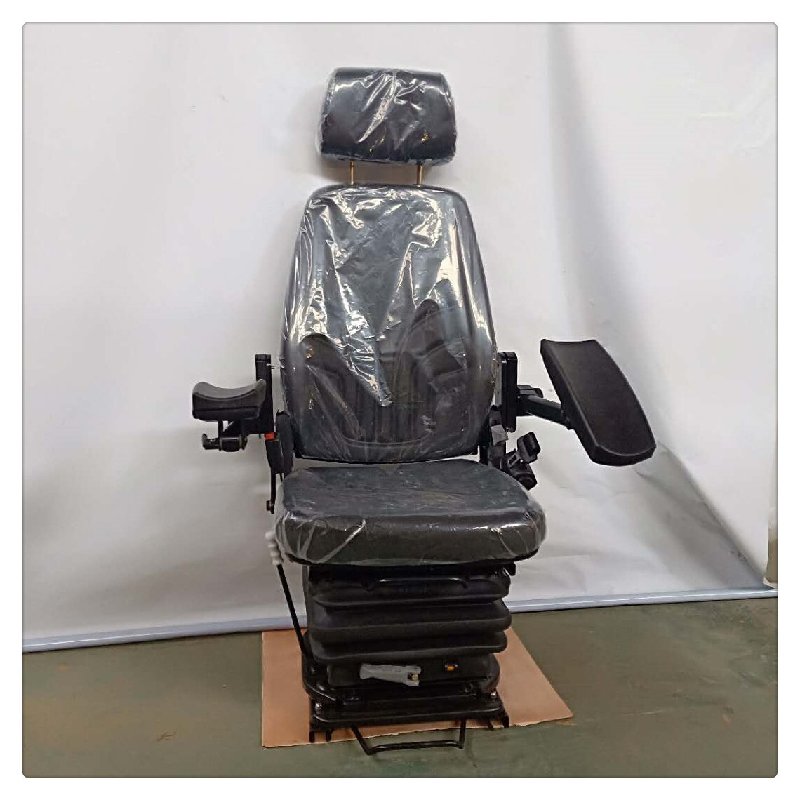 Direct sale, engineering cab seat, hand-held seat.