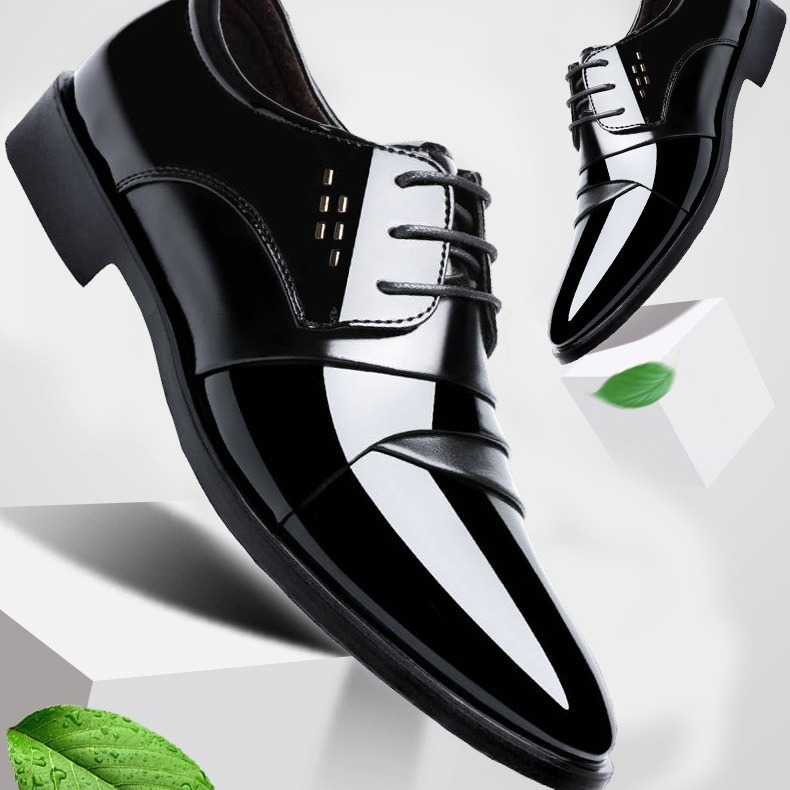 A man with real skin business is wearing one-shoes, one-shoes, one-man-shoes, 45 cross-border shoes.