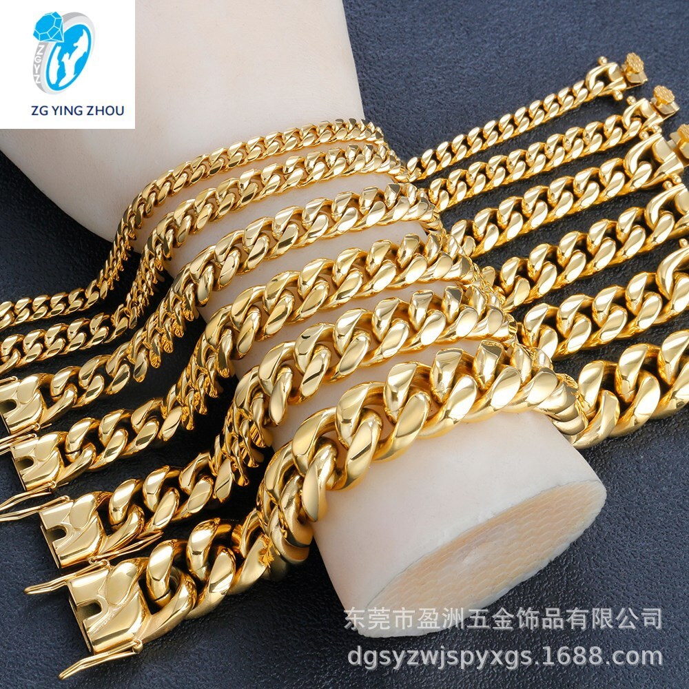 Loại thép không rỉ mới này được mã hóa với một cái đầu tròn và gắn vào vòng đeo ở cổ Cuba, chuỗi Cuba Miami.