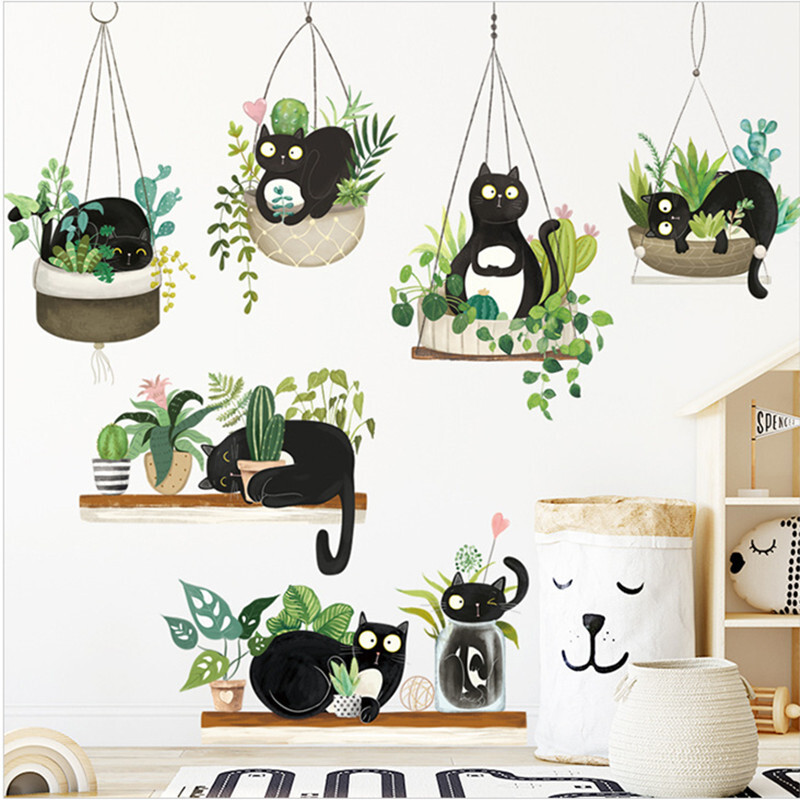Một miếng dán tường trên tường phòng khách của trẻ em trong cửa hàng bồn tắm màu xanh đậm.