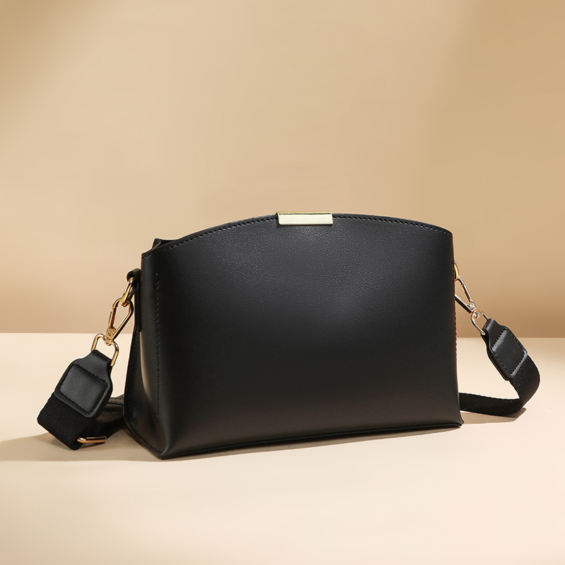 The new 2023 wide shoulder belt, high-level shell bag, cross-border foreign trade.