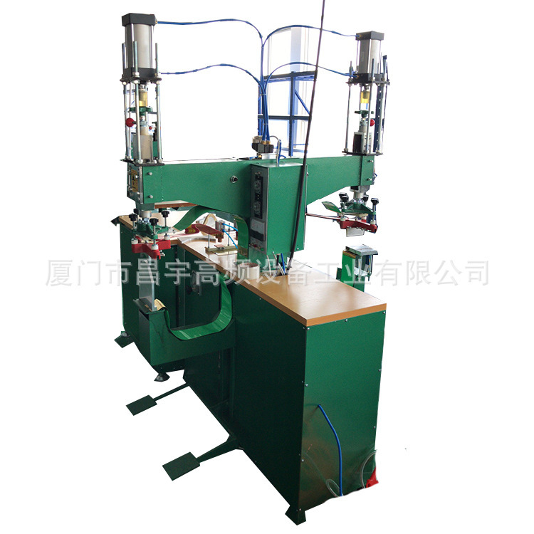 The plant sells high-frequency plastic smelting machines, high-frequency heat-coated TPU cold packs, gas pressure, double head, 8KW.