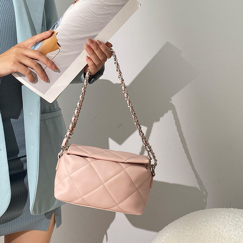 The new 2023 Fashion Fashion One-Eyers Packer-Break-Brigger Chain Bag-A-Girl.