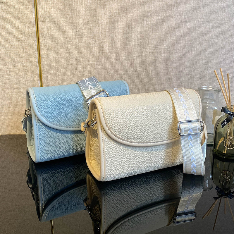 [White Tea] A new 2024 for a short-term, cross-border foreign trade one-shoulder bag.