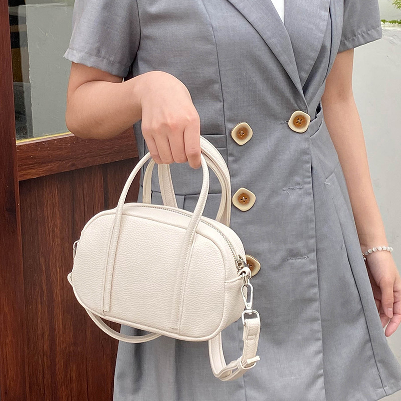 The new 2023 Fashion Handy Girl Cross-border Foreign Trade Bags One-System Bags