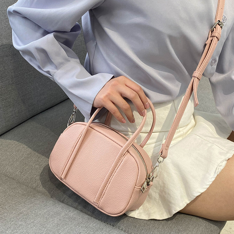 The new 2023 Fashion Handy Girl Cross-border Foreign Trade Bags One-System Bags