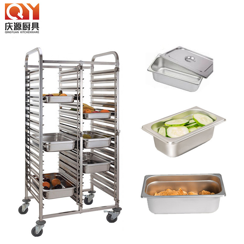 Lò nướng thép không rỉ với một kệ thương mại dày hơn và một kho trái cây lớn, nhiều loại trái cây đến nguyên liệu được cung cấp cho nhà máy.