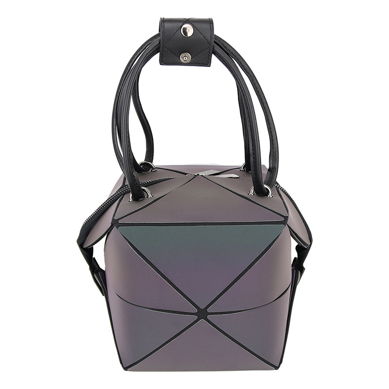 The new cross-border twirling lady, the geometry bag, the folding of deformed nightlight handbags.