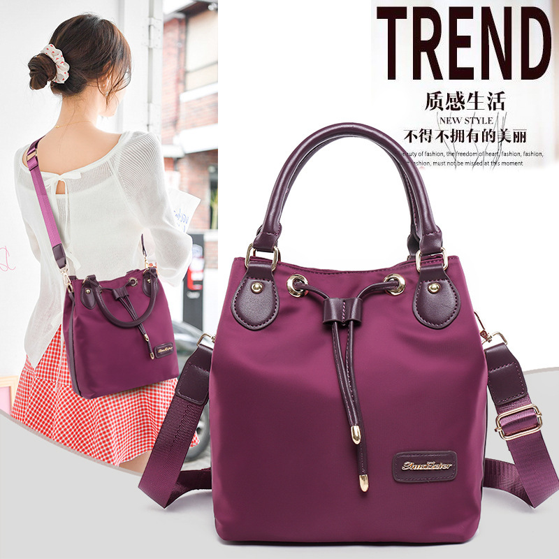 The new lady's one-shouldered, high-tide outdoor travel kit with light and waterproof nylon bags.