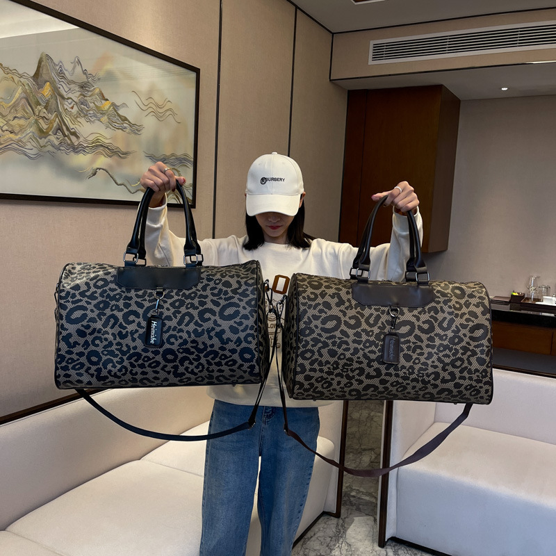 The new Chi-Cool handbag, the Hani-Kwani travel kit, is a free-haul sports package.