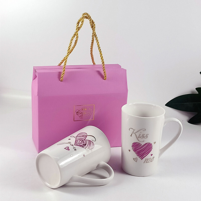 Công cụ vẽ Marker Cup với một ly nước mới để in món quà của chiếc cốc thương mại Logo đến cửa hàng vàng Toon Cup.