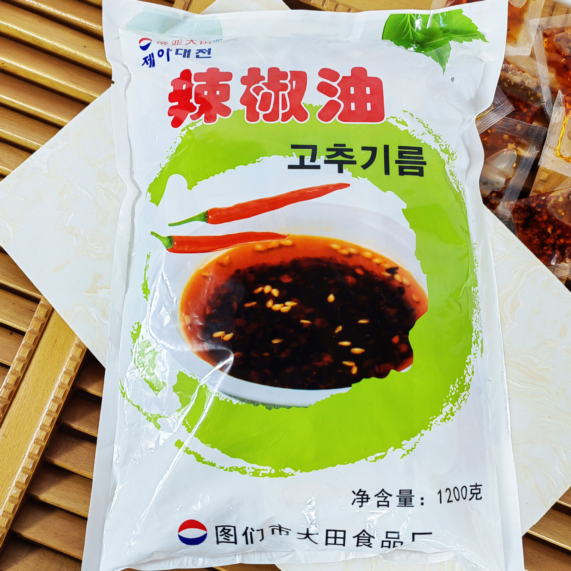 피자 후추, 찬 국수, 선인장의 부대 당 8개 그램.
