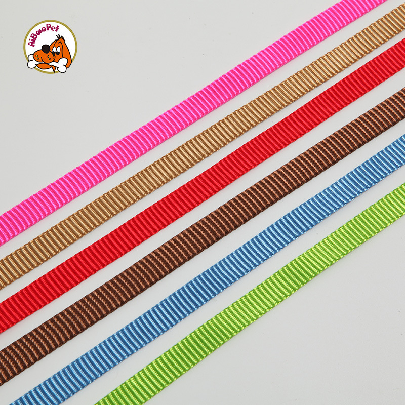 Một bộ đồ bảo hộ cỡ lớn, cỡ trung