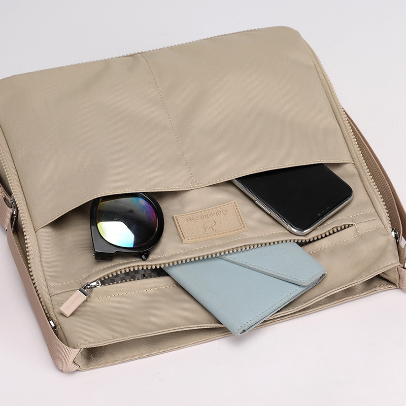 Ms. Fashion's Teenage Slippery Bag, lightweight, high-capacity nylon packs, one-shoulder pack.