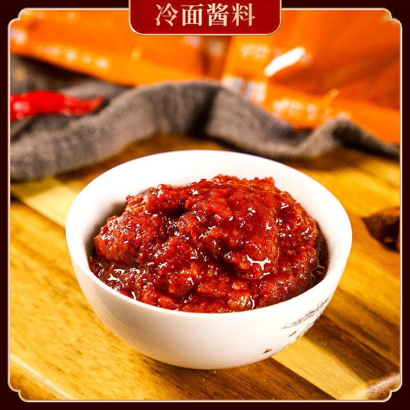 Trại trực tiếp của nhà máy ở Jilinyonbong là 17g nước sốt ớt cho 100 túi.