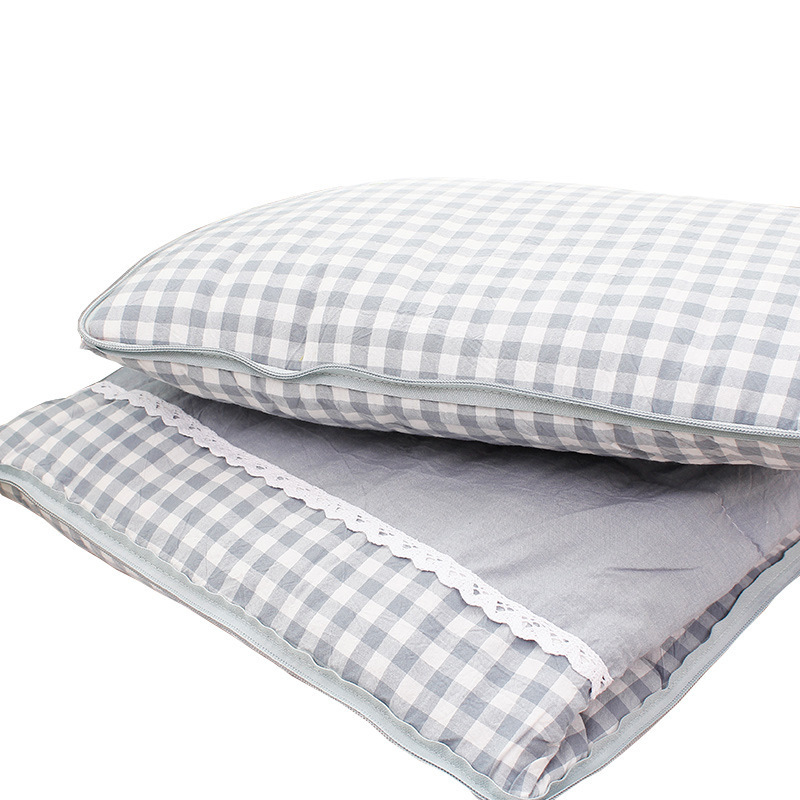 The Chandai cotton tampons are customised by the two-room office naps on the cushions.