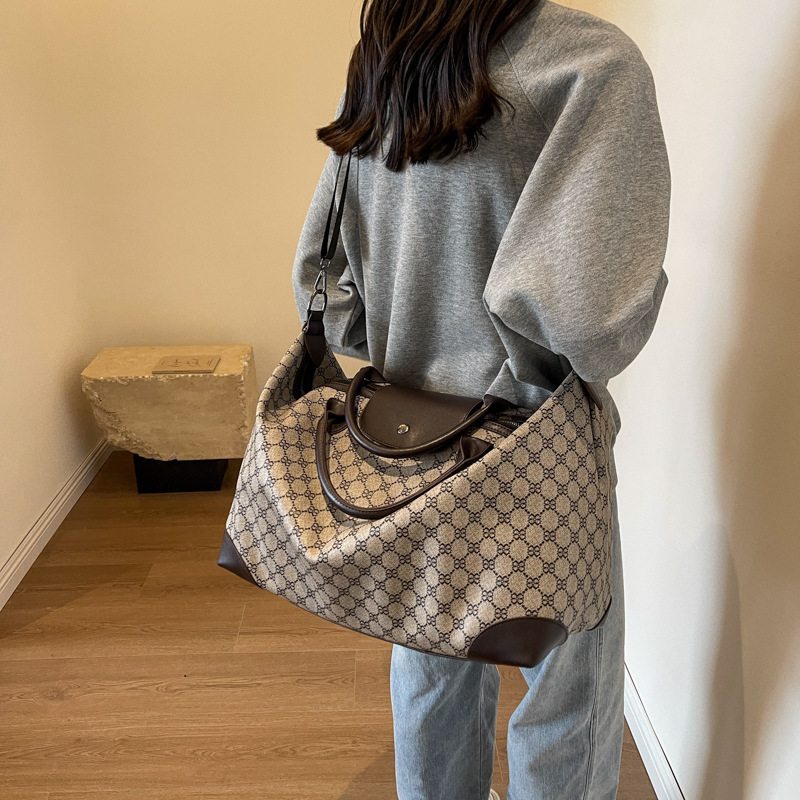 Short-distance bag for men with a large capacity to travel with handbags for handbags and handbags for girls