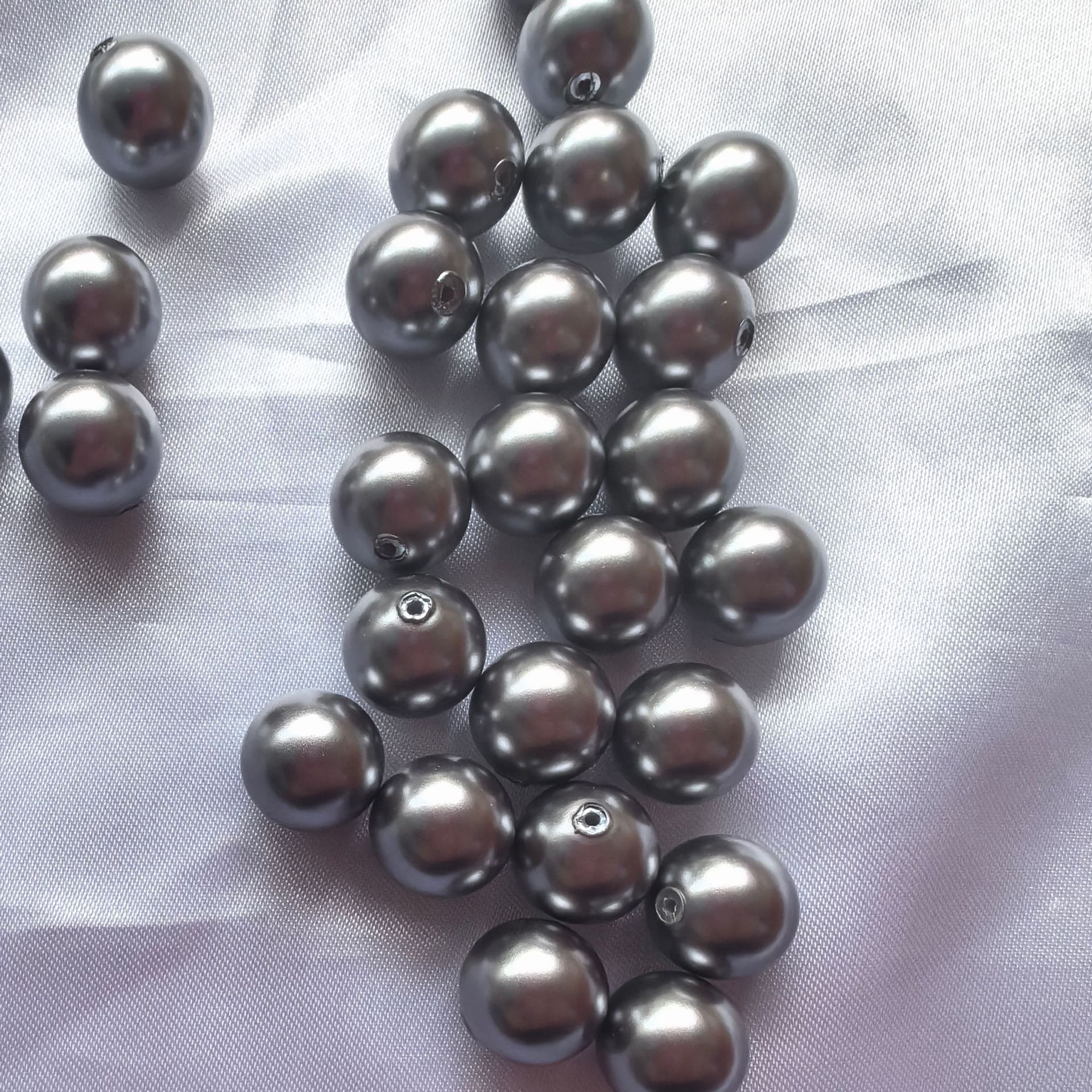 Illustrated 5818-and-a-half cave pearl 731 Crystal Grey Pearl gray crystal pearls