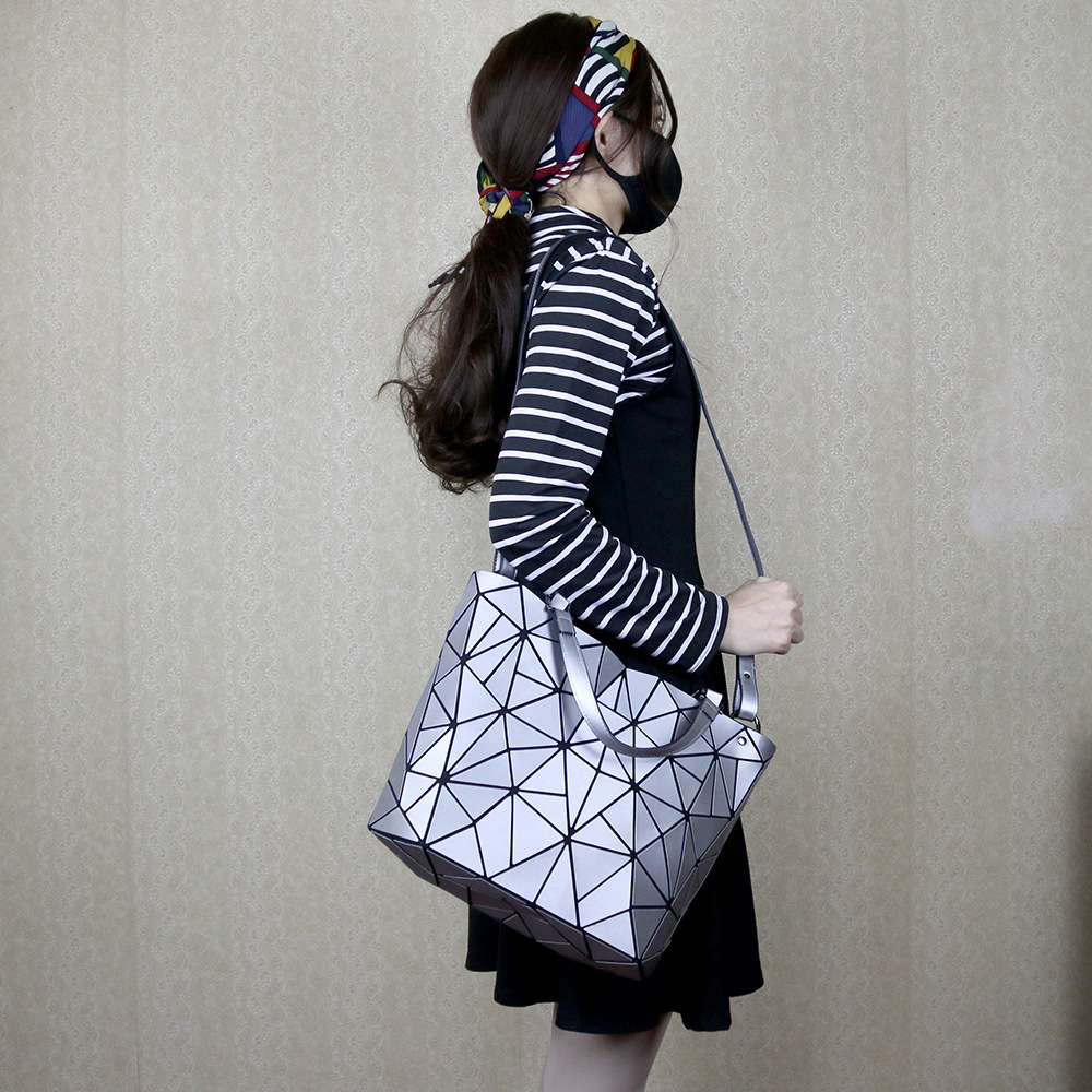 Geometric PU dummies of rassling water buckets for students with one-shoulder slant bags
