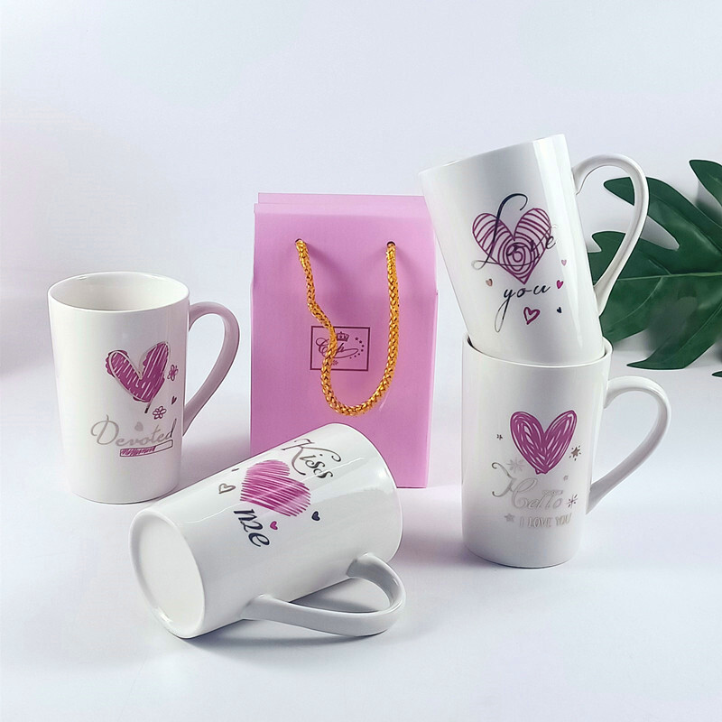 Công cụ vẽ Marker Cup với một ly nước mới để in món quà của chiếc cốc thương mại Logo đến cửa hàng vàng Toon Cup.