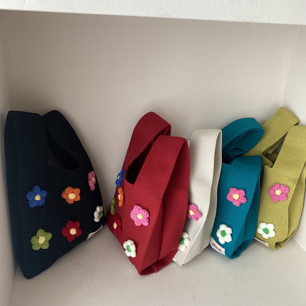 Japanese-Handian hand-to-hand knitting bag full of hand-to-hand gift bags with students carrying Tot bag girls