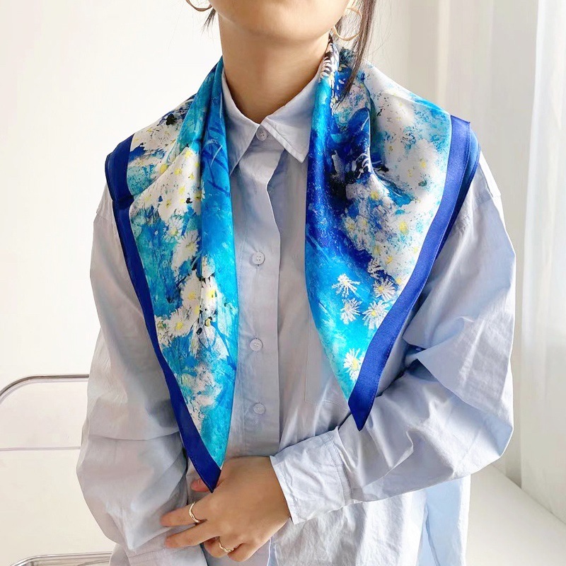 A nice silk scarf and a nice Chinese gift for a silk scarf.