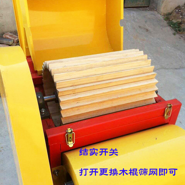 The home peanut seed goes to the leather machine, the shell decoder, and the small peanut nut separators are available in Henan Jungyang.