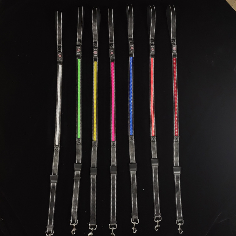 Con mèo vòng cổ đèn LED, sợi dây kéo, nước Mỹ mới. Nạp nylon, hàng hóa.