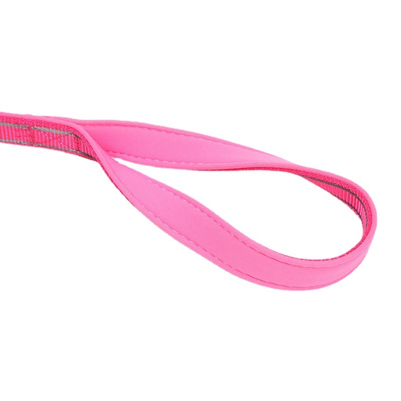 Bạn có thể điều chỉnh các nylon nhỏ trên các bản tin đa màu.