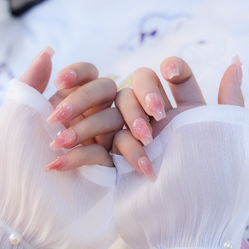 Hand-dressed armour factory hand-dressed nails, about the size of a large drilled nail.