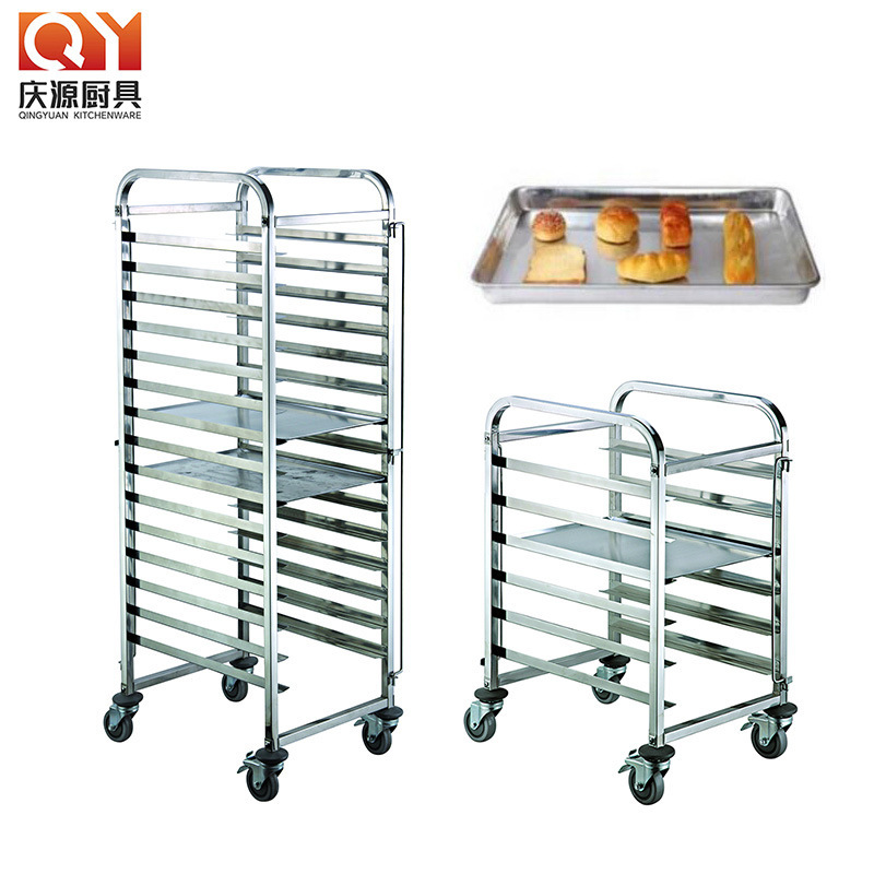 Lò nướng thép không rỉ với một kệ thương mại dày hơn và một kho trái cây lớn, nhiều loại trái cây đến nguyên liệu được cung cấp cho nhà máy.