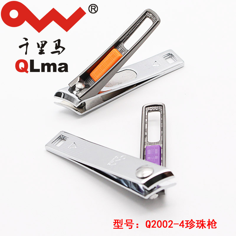 móng tay và nhà máy dao bán được hàng ngàn dặm móng tay nhỏ.