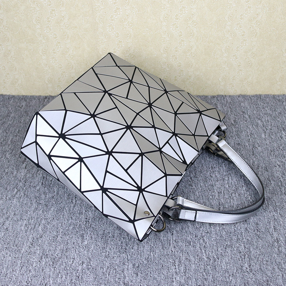 Geometric PU dummies of rassling water buckets for students with one-shoulder slant bags