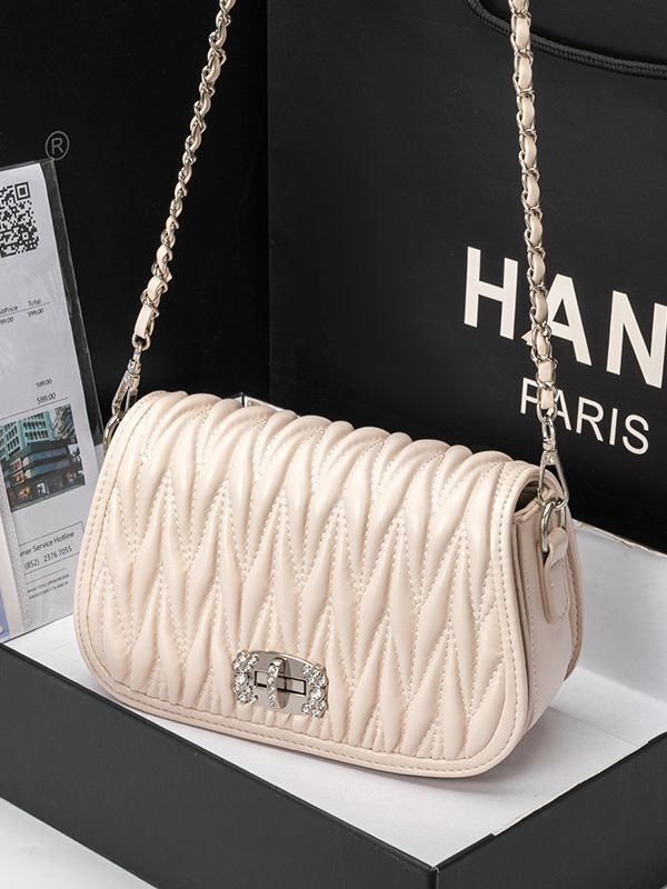 2023 new Fashion Fashion Frozen Chain with a one-shoulder slant bag.