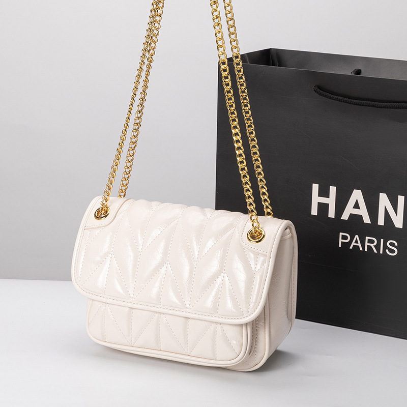 A 2023 new fragrance bag with a fragrance and luxurious armpit.