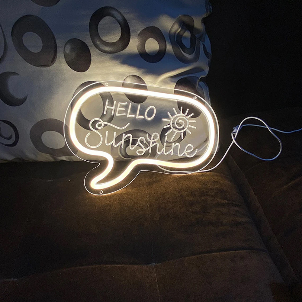 Chữ Anh neon, xin chào ánh nắng mặt trời, các bạn đã vượt qua biên giới với một nhãn hiệu ánh sáng lấp lánh.
