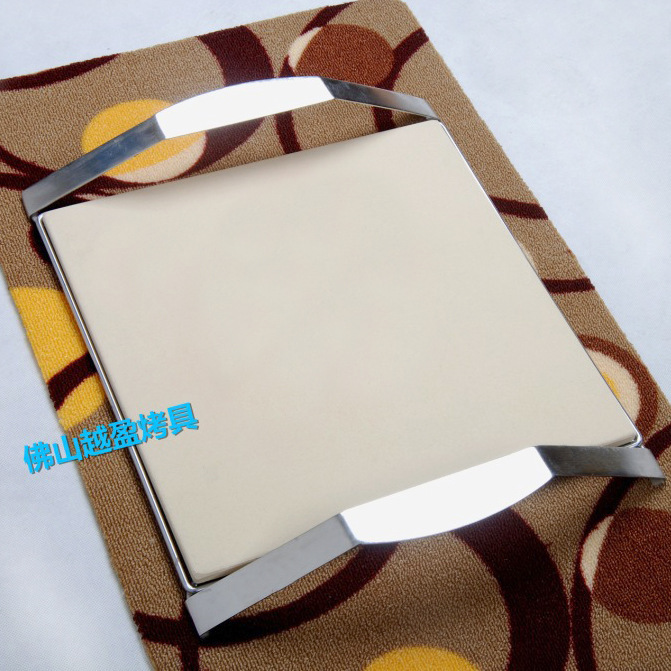 Nhà máy cung cấp những miếng gỗ bạch kim bằng sứ bằng một miếng bọt ở đáy đĩa.