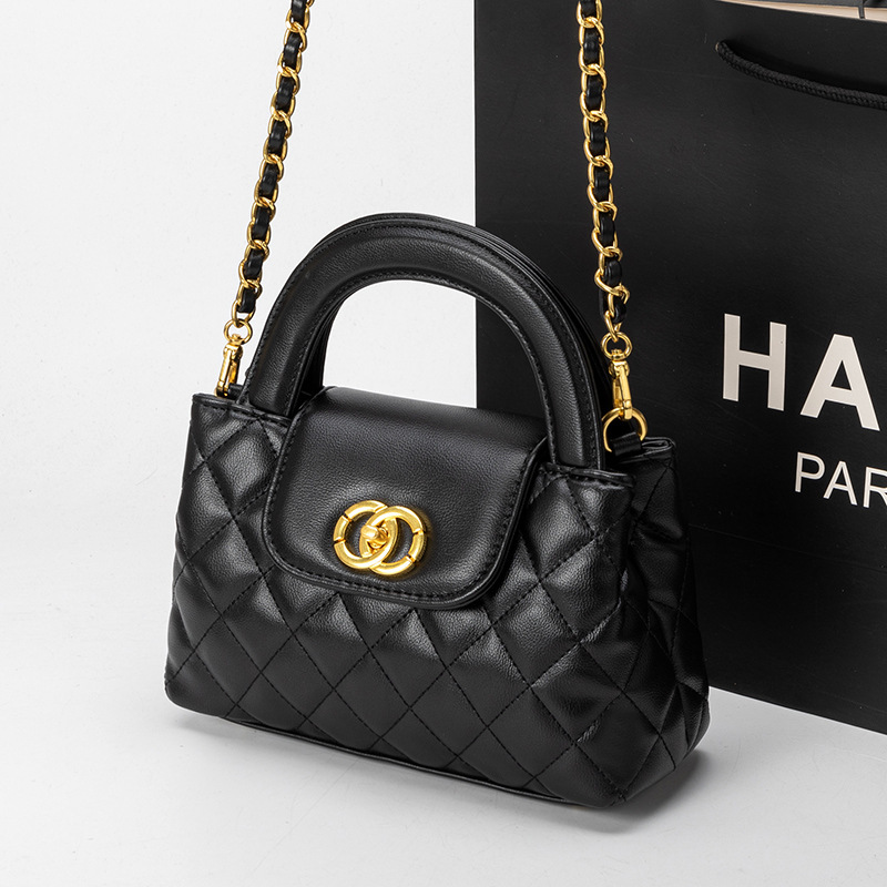 She's got a 2024-spring, summer-new fashion bag, a one-shoulder-slided sarcophagus bag.
