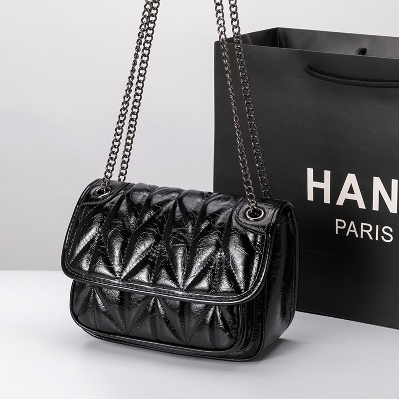 A 2023 new fragrance bag with a fragrance and luxurious armpit.