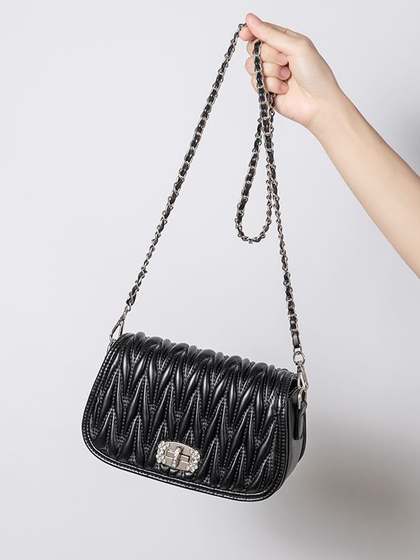 2023 new Fashion Fashion Frozen Chain with a one-shoulder slant bag.