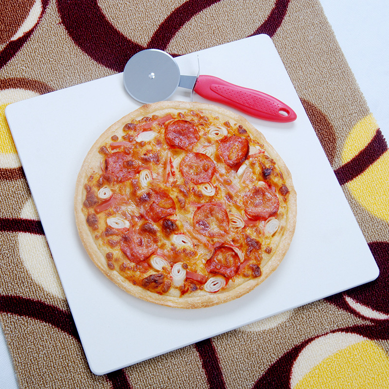 Máy Pizza nướng bằng những viên đá.